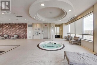 6 Eva Rd in Toronto, ON - Building Photo - Building Photo