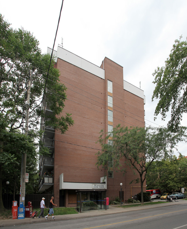 Louise Towers in Toronto, ON - Building Photo - Building Photo