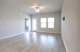 1069 Lakehaven Trl in Lavon, TX - Building Photo - Building Photo