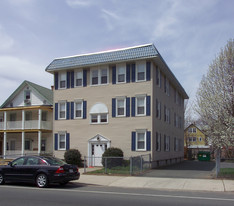 912 Chicopee St in Chicopee, MA - Building Photo