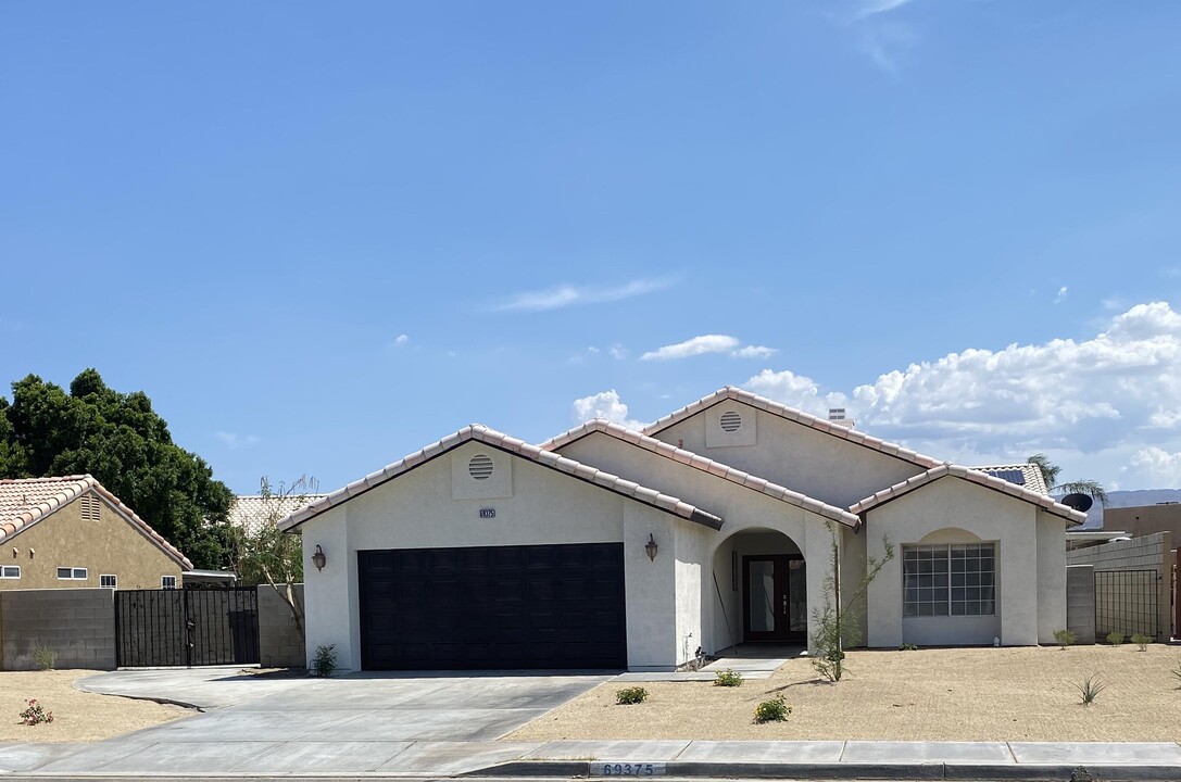 69375 El Canto Rd in Cathedral City, CA - Building Photo