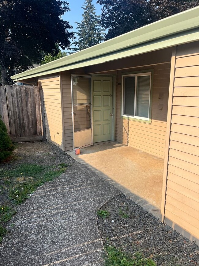 39400 Gary St in Sandy, OR - Building Photo - Building Photo