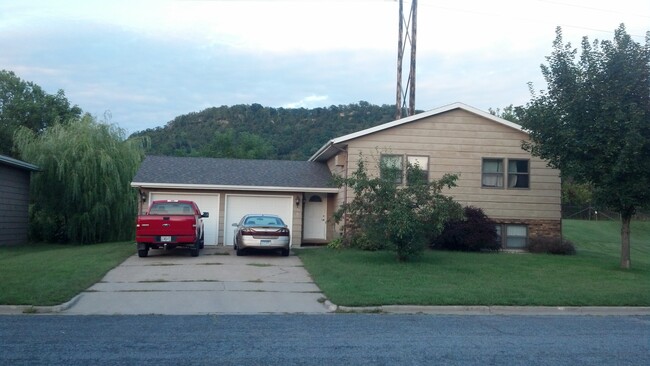1038 Terrace Dr in Onalaska, WI - Building Photo - Building Photo