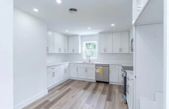 520 Delaware Ave in Kingston, NY - Building Photo - Building Photo