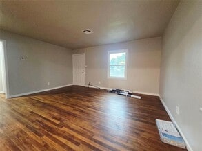 904 E Lockheed Dr in Midwest City, OK - Building Photo - Building Photo