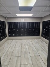 15600 NW 7th Ave in Miami, FL - Foto de edificio - Building Photo