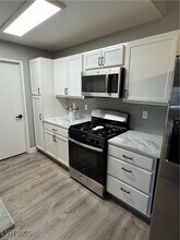 7885 W Flamingo Rd in Las Vegas, NV - Building Photo - Building Photo