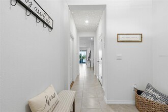 32992 Major Oak Dr in Wesley Chapel, FL - Building Photo - Building Photo