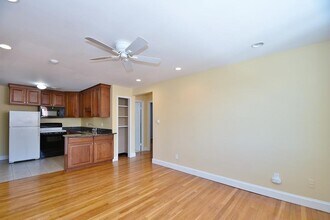 109 Warren St in Watertown, MA - Building Photo - Building Photo