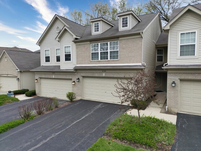 2739 Cobblestone Dr in Crystal Lake, IL - Building Photo - Building Photo