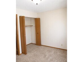 1515 Darling Dr in Worthington, MN - Building Photo - Building Photo