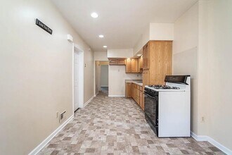 79 W 16th St in Bayonne, NJ - Building Photo - Building Photo