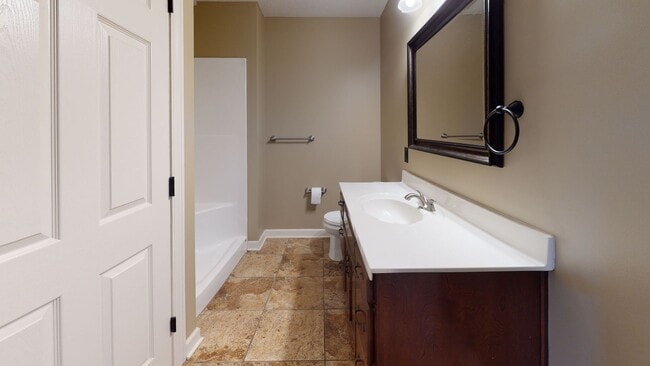 6123-61-6125 Pinto Ln in Country Club, MO - Foto de edificio - Building Photo