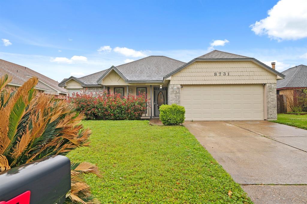 8731 Croteau Dr in Houston, TX - Building Photo