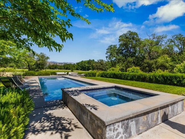 property at 14950 Chalk Hill Rd