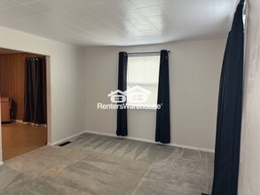 8226 Longpoint Rd in Dundalk, MD - Building Photo - Building Photo