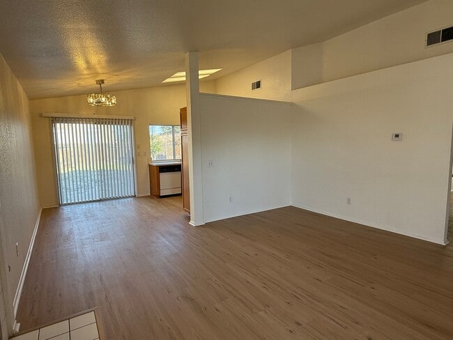 13349 Jenna Ct in Victorville, CA - Building Photo - Building Photo