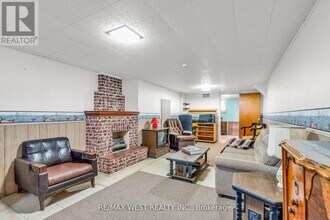 90 Napier St in Vaughan, ON - Building Photo - Building Photo