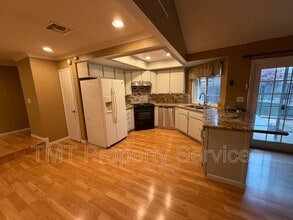 8704 Montiflora Ct in Elk Grove, CA - Building Photo - Building Photo