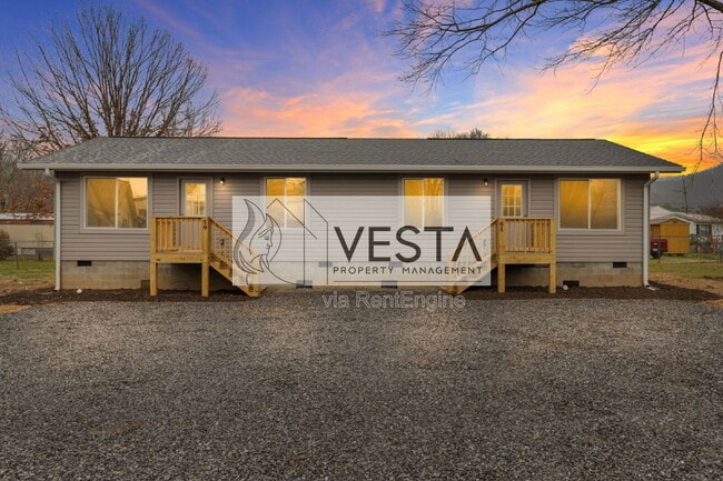 59 Scates St in Waynesville, NC - Building Photo - Building Photo