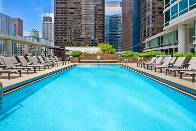 Atwater Apartments in Chicago, IL - Foto de edificio - Building Photo