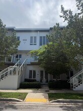10220 NW 63rd Terrace in Doral, FL - Building Photo - Building Photo