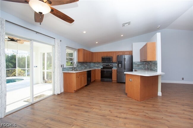 2507 Embers Pkwy W in Cape Coral, FL - Building Photo - Building Photo