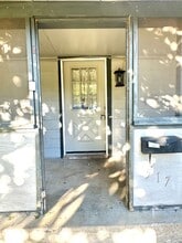 517 N Walnut Ave in Republic, MO - Building Photo - Building Photo