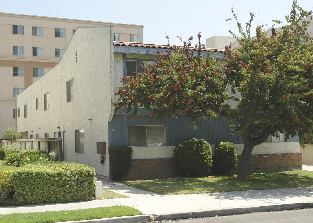 20 N 4th St in Alhambra, CA - Building Photo