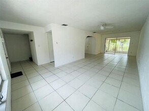 322 Barlow Ave in Sarasota, FL - Building Photo - Building Photo