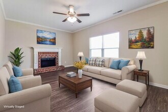 643 Fieldcrest Dr in Dallas, GA - Building Photo - Building Photo