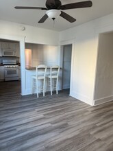 19 S Hollywood Ave in Daytona Beach, FL - Foto de edificio - Building Photo