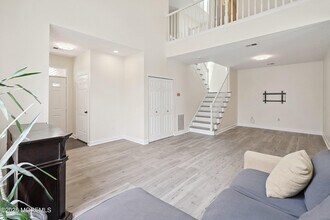 41 Tall Oaks Ct in Old Bridge, NJ - Building Photo - Building Photo
