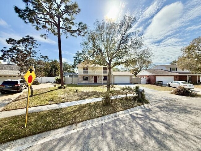 12472 Monarch Cir in Seminole, FL - Building Photo - Building Photo