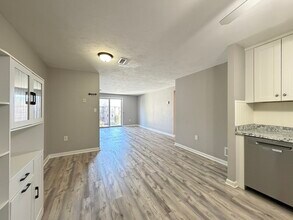 354 Neponset St in Canton, MA - Building Photo - Building Photo