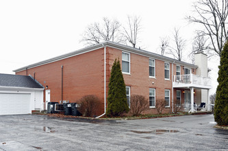 1926 Queenswood Dr in Findlay, OH - Building Photo - Building Photo