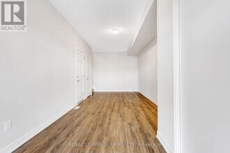 1004 Elixir Pl in Ottawa, ON - Building Photo - Building Photo