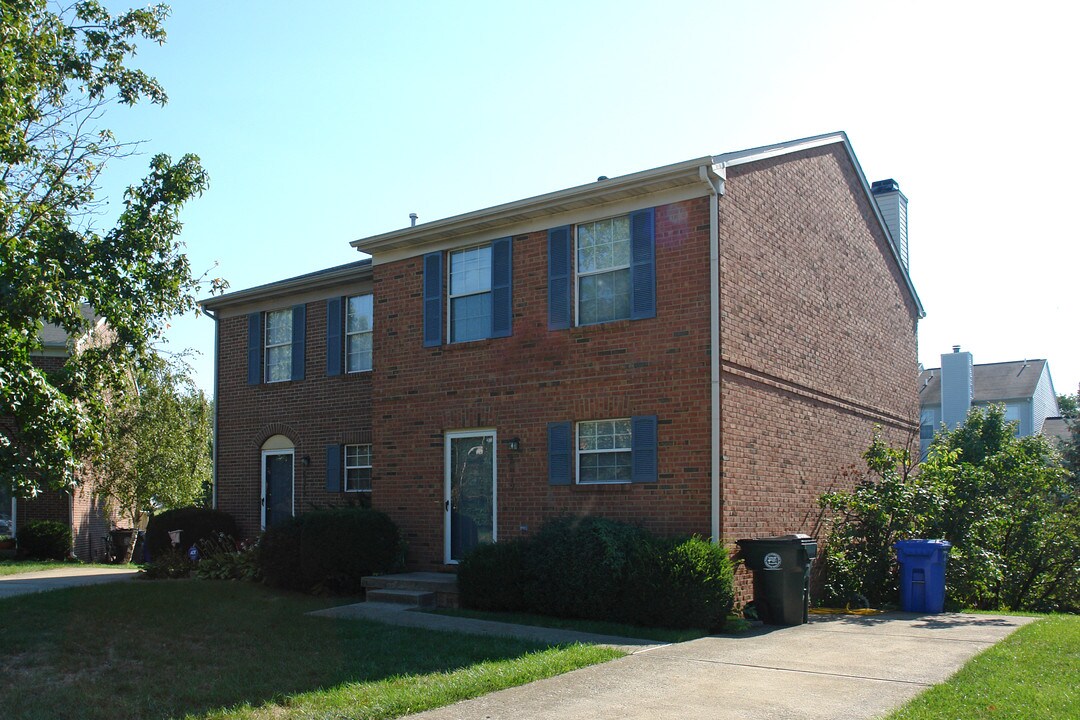 2815-2817 Point Ct in Lexington, KY - Building Photo