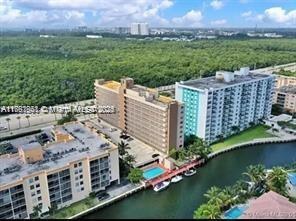 2903 N Miami Beach Blvd in North Miami Beach, FL - Building Photo - Building Photo