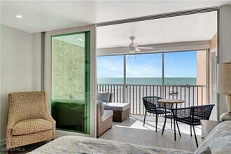 25850 Hickory Blvd in Bonita Springs, FL - Foto de edificio - Building Photo