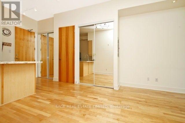 562 Eglinton Ave E in Toronto, ON - Building Photo - Building Photo