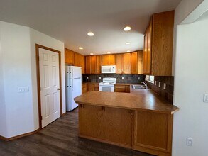 2711 Airport Rd in Ellensburg, WA - Building Photo - Building Photo