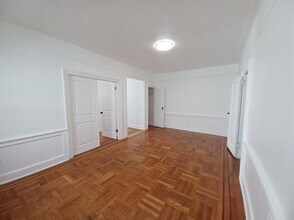 43-10 56th St in Queens, NY - Building Photo - Building Photo