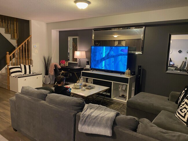 8291 Tulip Tree Dr in Niagara Falls, ON - Building Photo - Building Photo