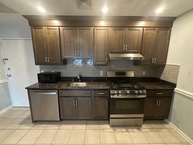 409 Park Ave, Unit 5
