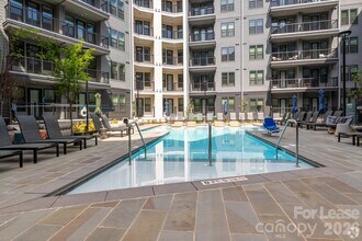 536 W Tremont Ave in Charlotte, NC - Foto de edificio - Building Photo