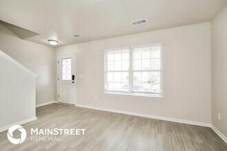 1310 Waldridge Ct in Greensboro, NC - Foto de edificio - Building Photo