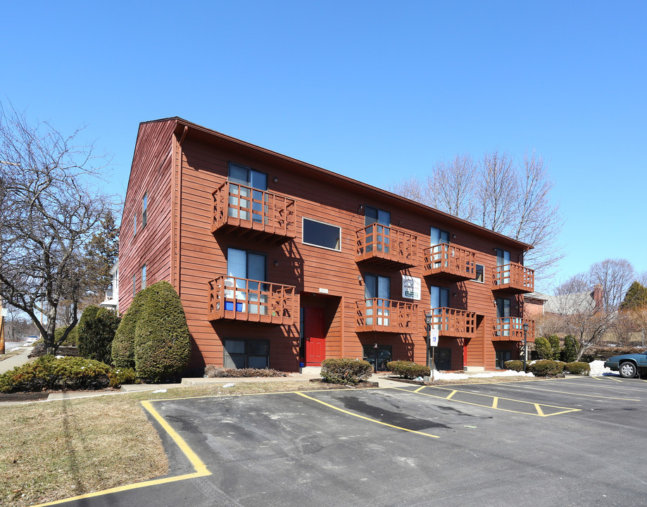 Leona Court in Endicott, NY - Foto de edificio