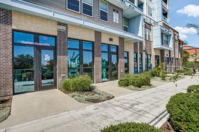 property at 2425 E Riverside Dr