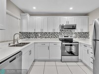 9491 Evergreen Pl in Davie, FL - Foto de edificio - Building Photo